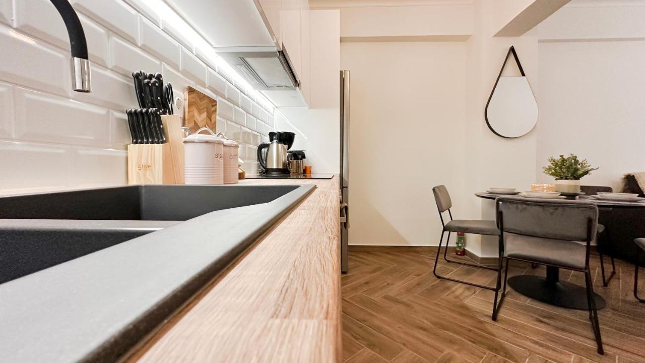 Apartamento Valtetsiou Central 50Sqm Apt In Atenas Exterior foto